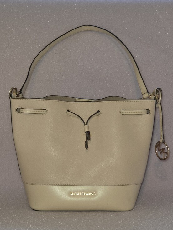Michael Kors Handbags - Michael Kors Trista MD Bucket Bag